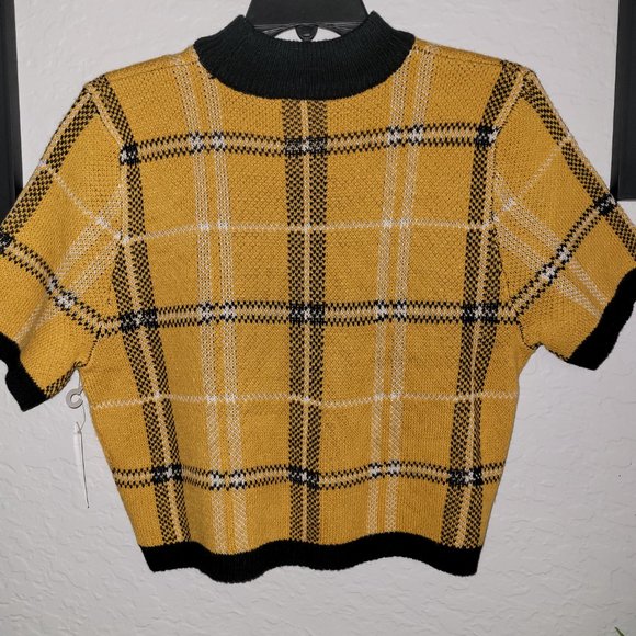 Almost Famous Women's Yellow and Black Plaid Skirt Set- Size XL - Picture 2 of 9